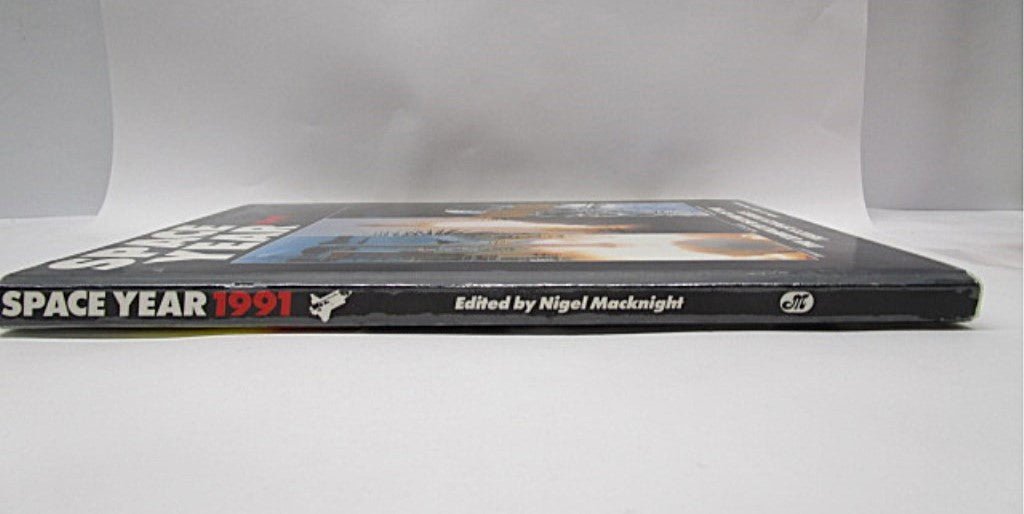 Space Year 1991: The Complete Record of the Year's Space Events edited by Nigel Macknight. - Image 3
